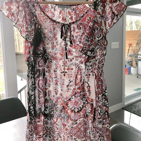 Cute light top - Picture 2 of 3